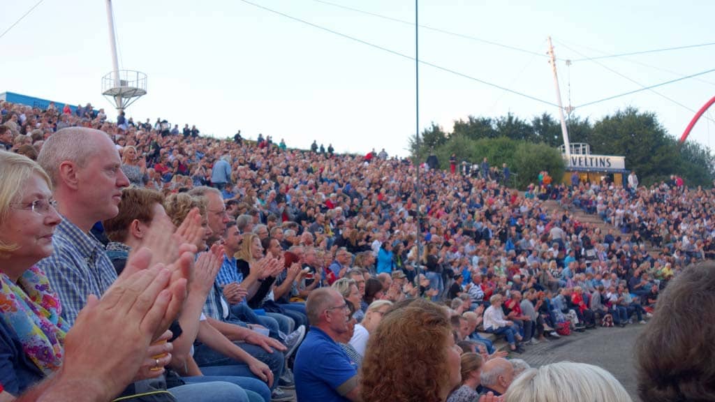 Crowds – Concert Audiences