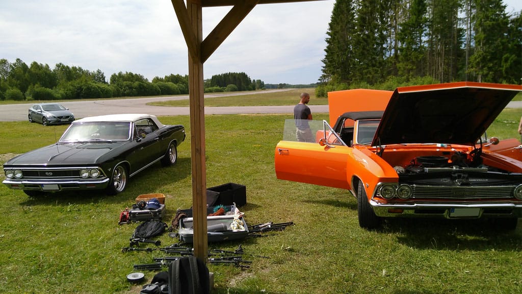 Cars – V8