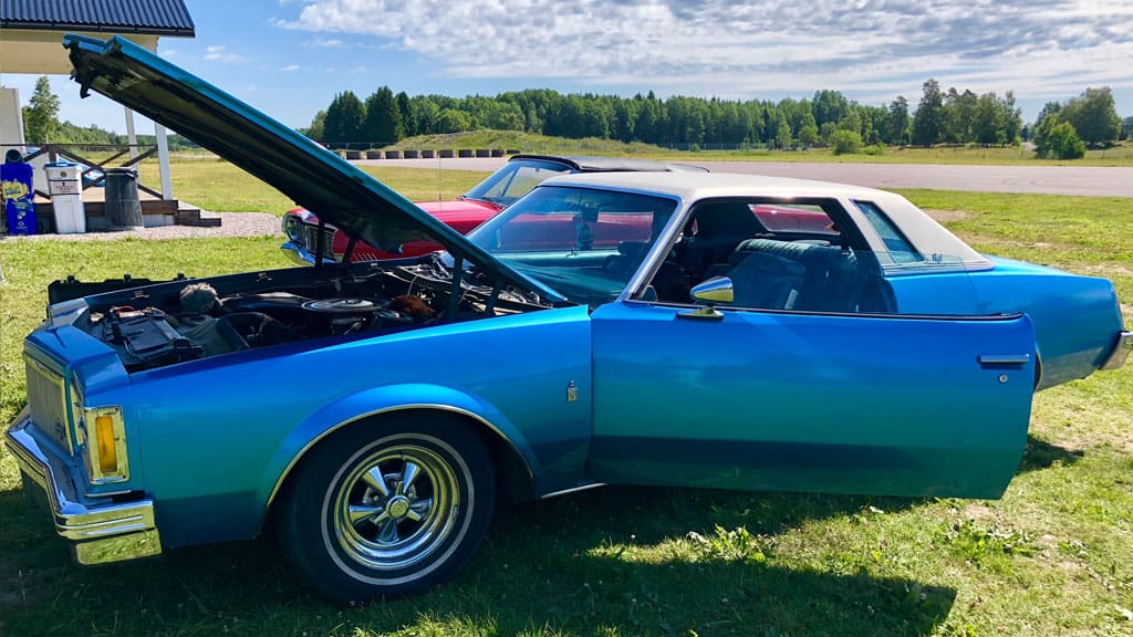Cars – V8