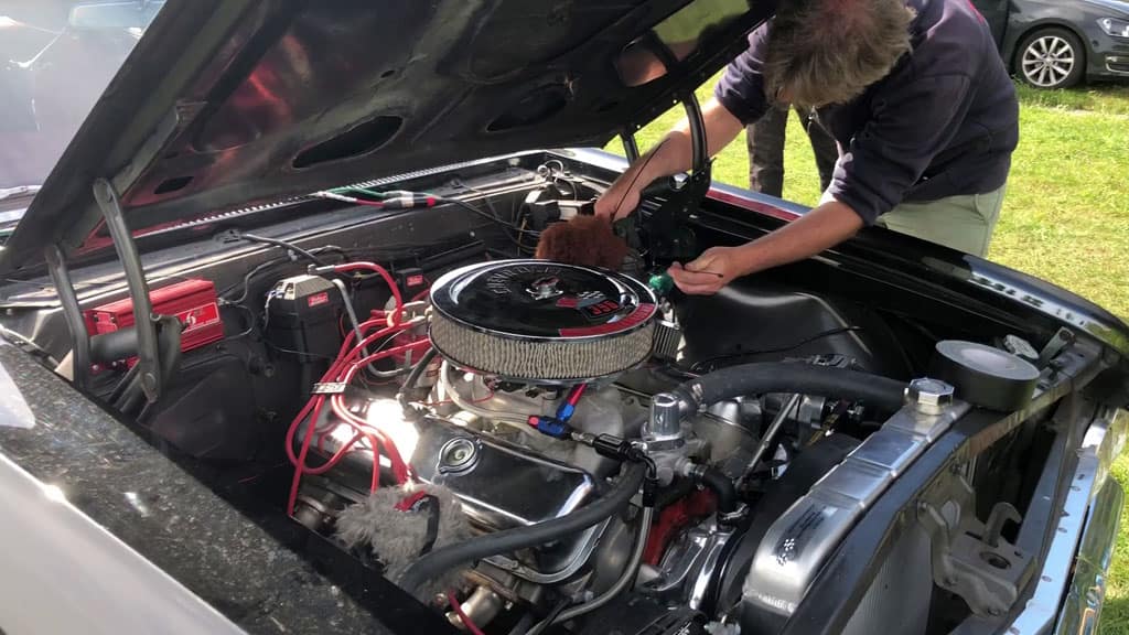 Cars – V8