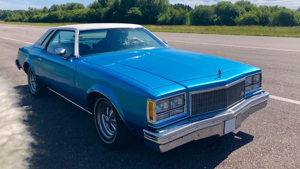 Cars – V8